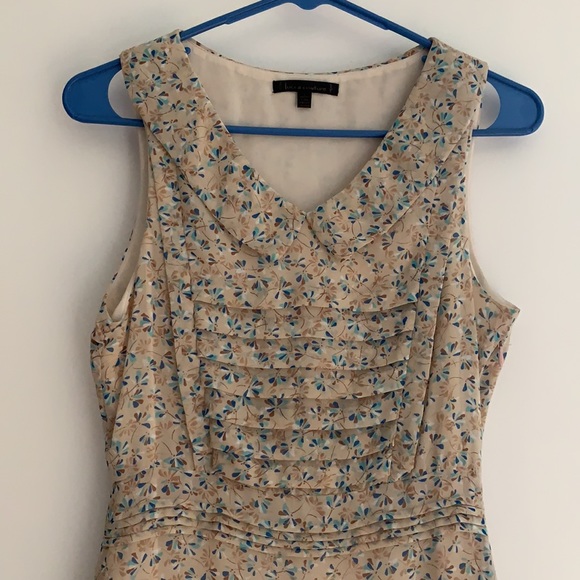 Dress with floral pattern - Picture 2 of 6